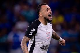 Maycon e Shakhtar aceitam proposta do Atlético-MG, e meio-campista deixa o Corinthians