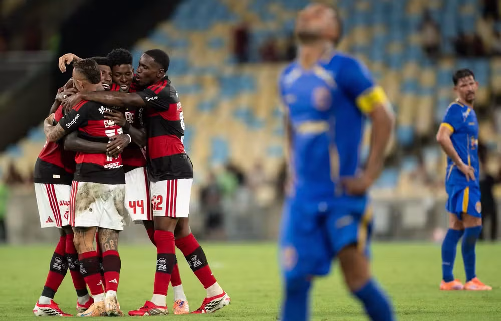Análise: Flamengo lava a alma no Maracanã, salva a própria imagem no Carioca e dá sinais de retomada
