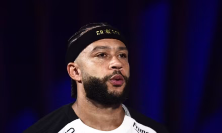 Memphis assume responsabilidade por erro em pênalti para o Corinthians: “Gosto amargo”