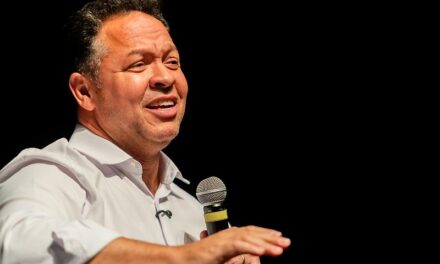 Prefeito Cláudio Ferreira sinaliza apoio a Otaviano Pivetta na disputa ao governo