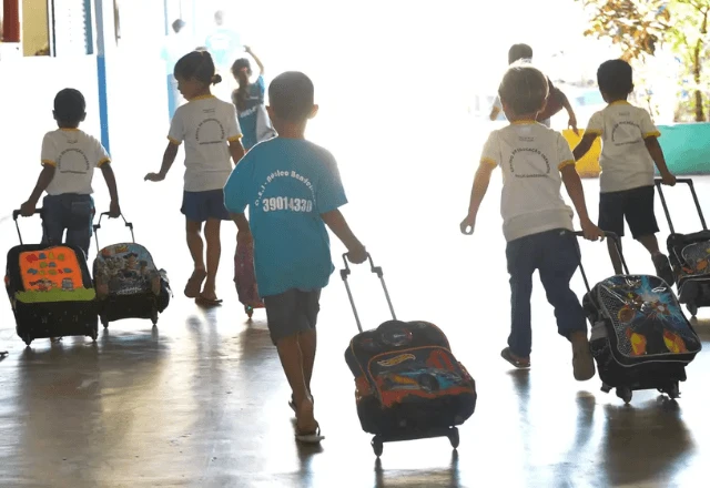 Uma em cada 10 crianças de 4 e 5 anos não vai à creche em 876 cidades