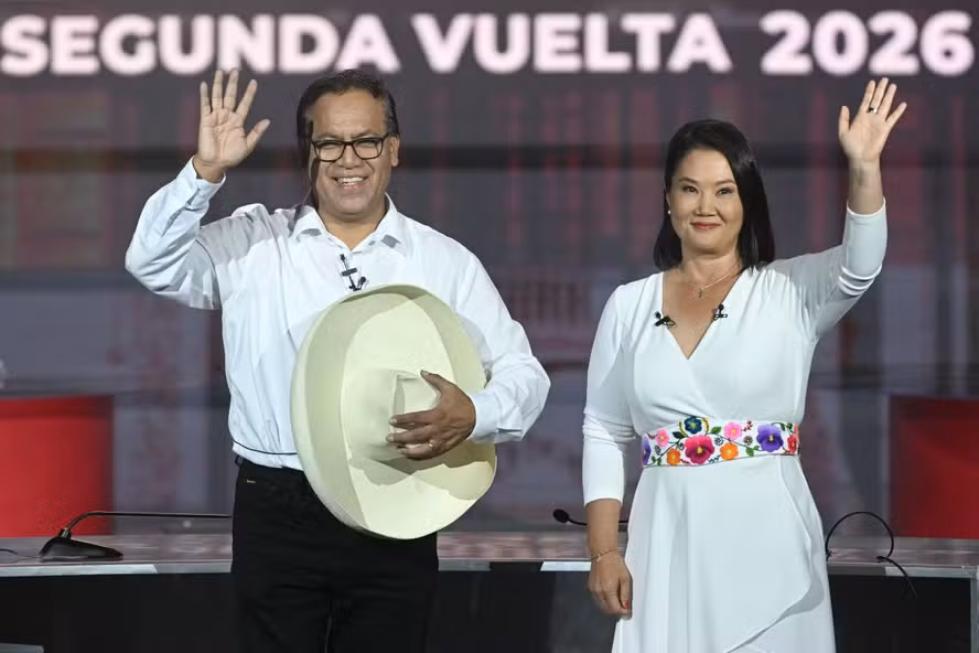 Eleição no Peru: Sánchez à frente de Fujimori por apenas 19 mil votos
