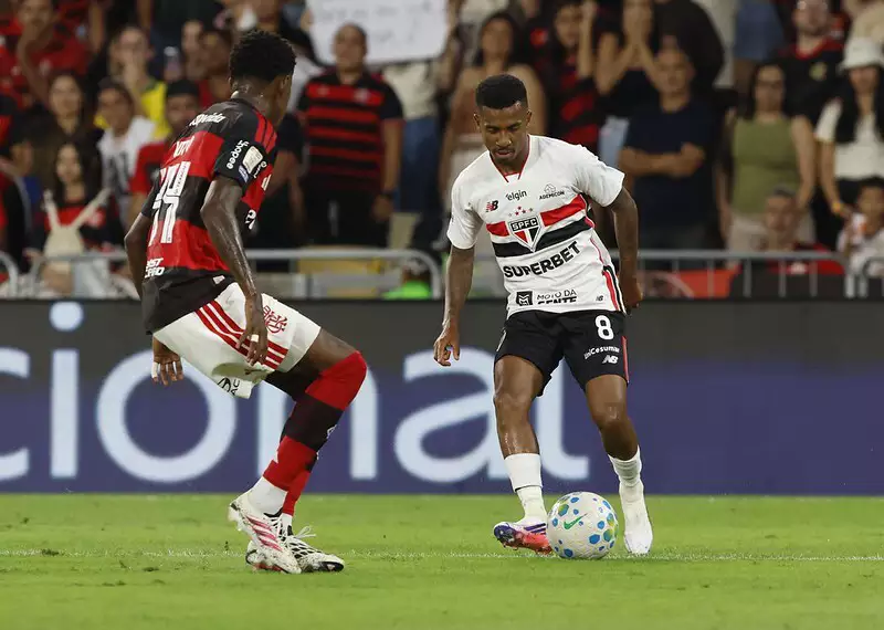 Flamengo empata com São paulo