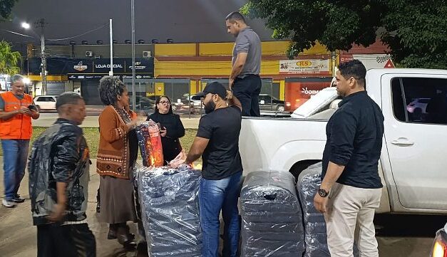 Prefeitura distribui 200 marmitas e cobertores para pessoas em situação de rua