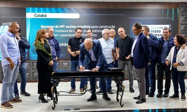 Pivetta assina ordem de serviço de avenida que dará acesso ao novo PS de VG