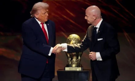 Trump admite pedido à Fifa sobre cartão e ataca árbitro brasileiro