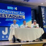 Deputado chama Mauro de traidor na mesa de convenção e vaias tomam conta do espaço