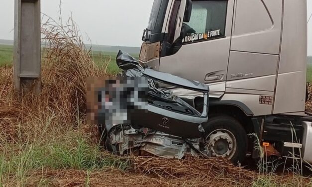 NOVA MUTUM – Três morrem após carro aquaplanar e colidir contra carreta em rodovia de MT