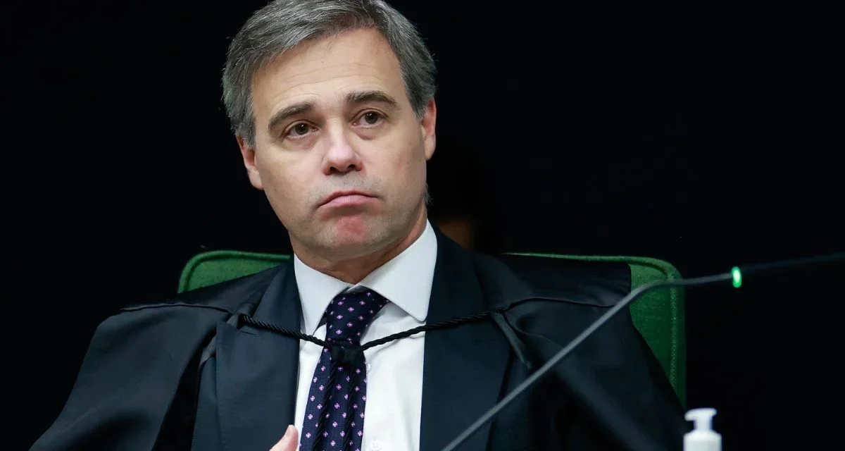 Mendonça e ministro da Justiça se reúnem para discutir relação com PF