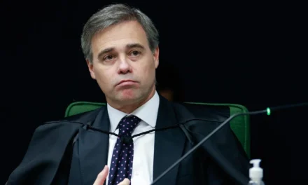Mendonça e ministro da Justiça se reúnem para discutir relação com PF