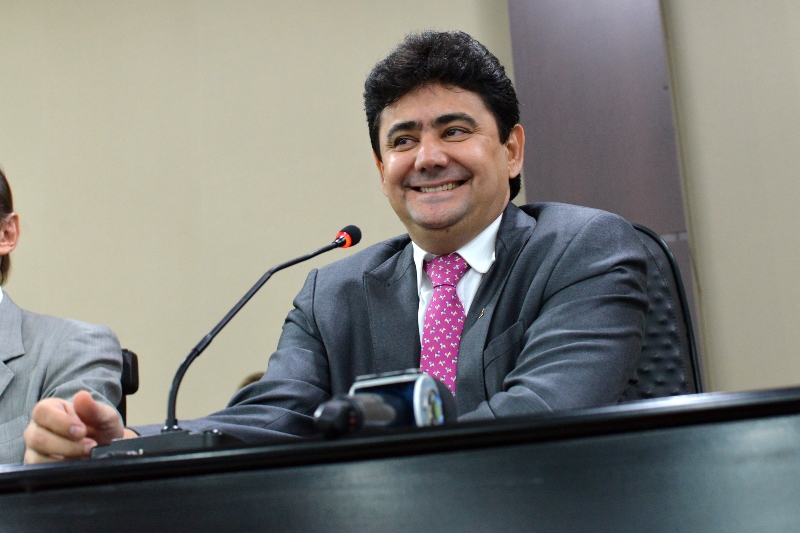 Condenado à suspensão dos direitos políticos e a devolver R$ 2 mi por desvios na gestão Silval, Éder terá recurso julgado pelo TJ