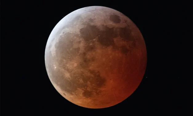 Eclipse lunar de quinta para sexta poderá ser visto em todo o Brasil