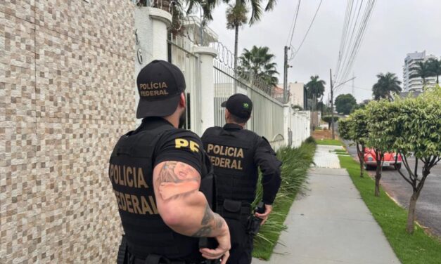 Irmão de ex-governador é alvo da PF por fraude em registro de armas