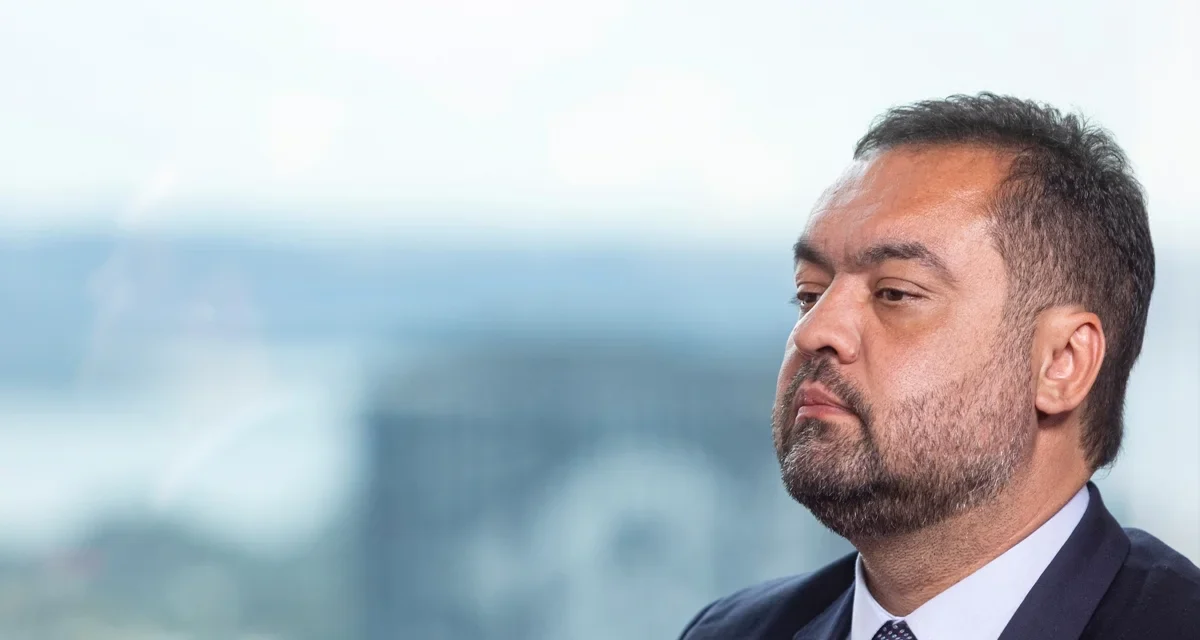 Cláudio Castro é alvo de buscas da PF em operação contra Refit