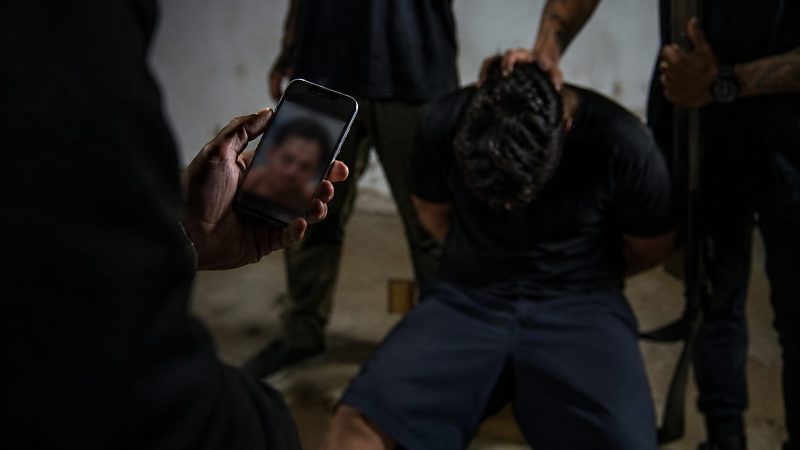 Jovem escapa após facção ordenar sua morte por videochamada