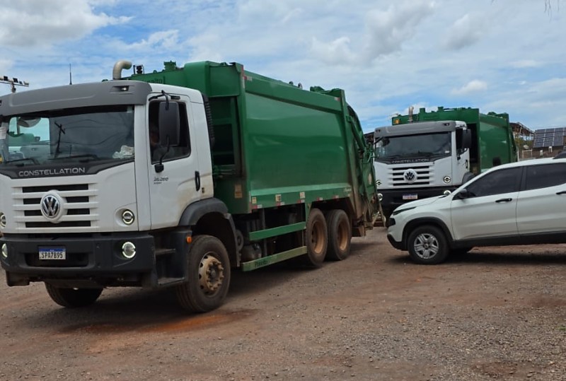 Funcionários da Locar paralisam coleta de lixo e deixam 70% da frota fora de circulação em Cuiabá