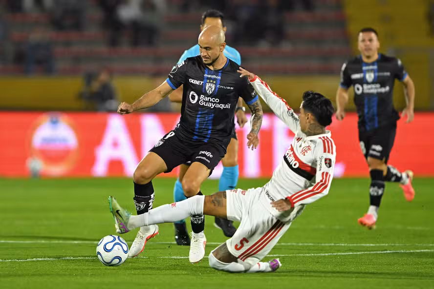 Flamengo vence fora de casa pela Libertadores da América