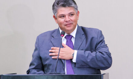 Juiz mantém bovinos penhorados por dívida de ex-prefeito candidato