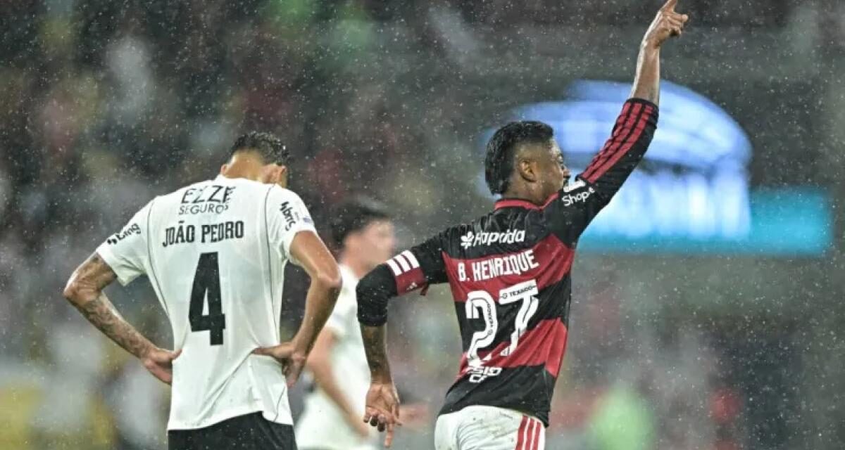 O Flamengo venceu o Corinthians por 2 a 1