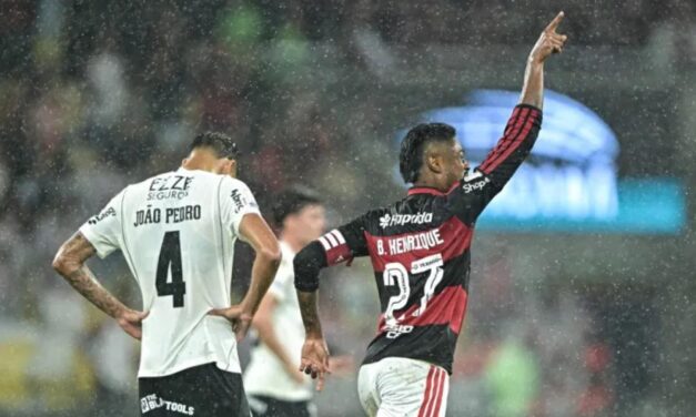 O Flamengo venceu o Corinthians por 2 a 1