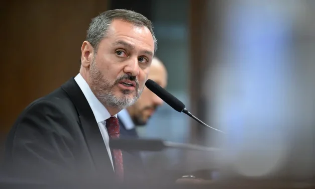 Mendonça determina o afastamento de Andrei Rodrigues da direção da PF