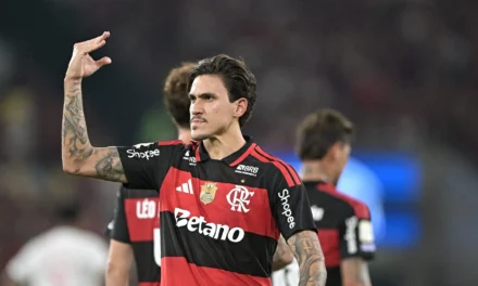 O Flamengo venceu o Red Bull Bragantino por 2 a 1