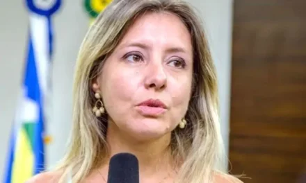 Flávia Moretti não paga multa e Justiça ameaça bloquear contas e bens
