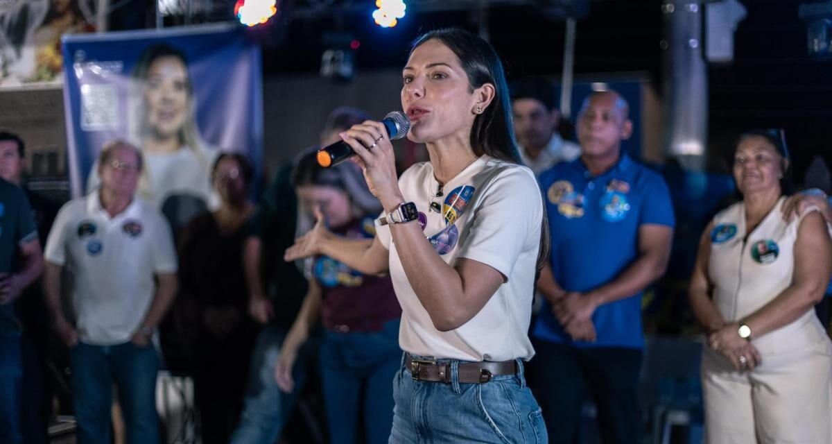 ‘Meu compromisso é com Flávio Bolsonaro e Wellington’, diz Janaina sob ataque do PL