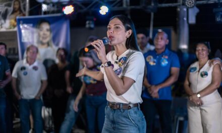 ‘Meu compromisso é com Flávio Bolsonaro e Wellington’, diz Janaina sob ataque do PL