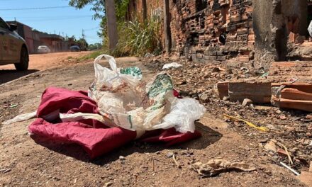 Recém-nascida é encontrada em sacola em terreno baldio de Cuiabá
