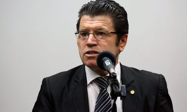 Justiça manda penhorar imóvel de Victorio Galli após condenação por homofobia